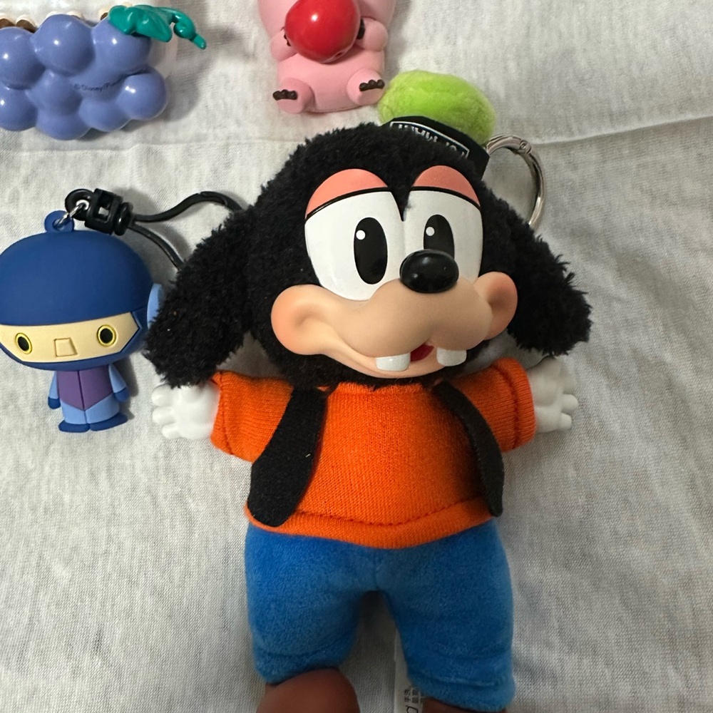 Disney / Target Keychains / Purse Charms Bundle - Picture 2 of 4